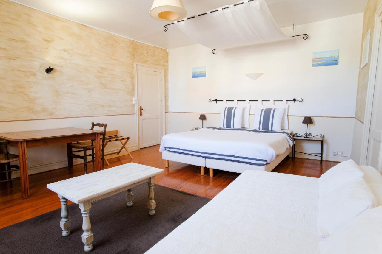 Pujols  Les Gues Rivieres B&B 외부 사진